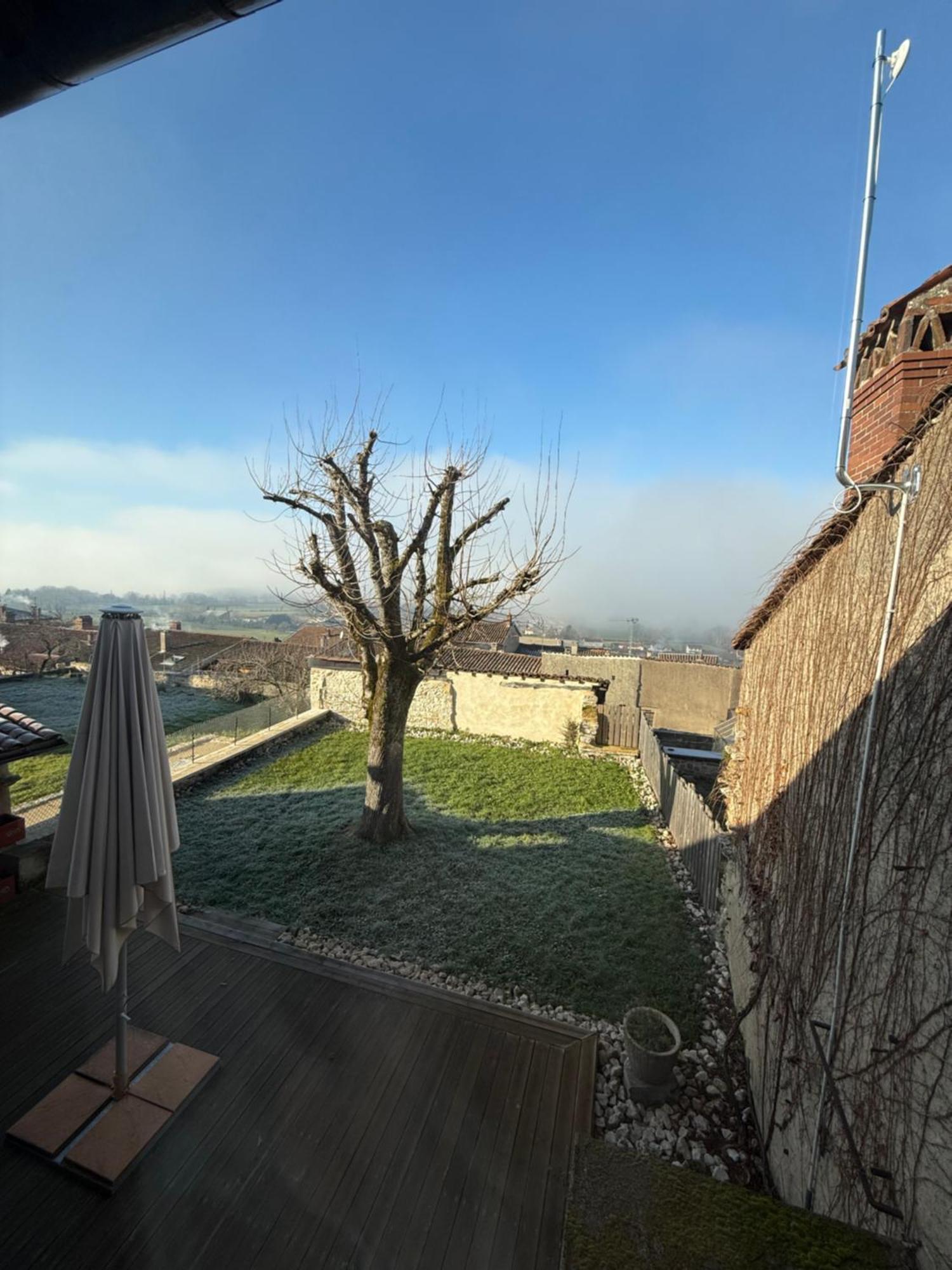 Gite Du Chateau De Treffort เทรฟฟอร์ ภายนอก รูปภาพ